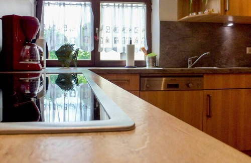 Huefingen House | Stunning villa for 6 people with WIFI, TV, patio and pets allowed
