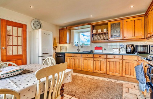 Newton Grange House | Stunning villa for 6 guests with WIFI and pets allowed