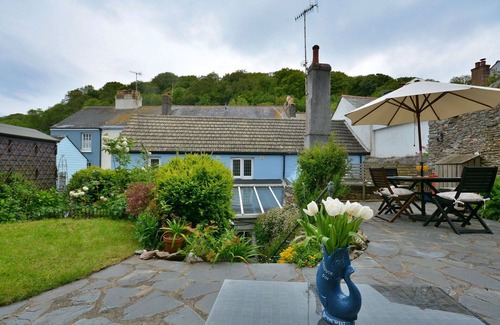 Cawsand House | Stunning villa for 6 people with WIFI, terrace and pets allowed