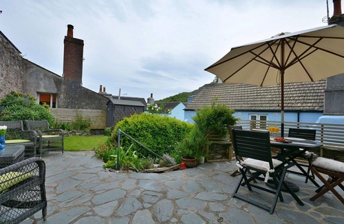 Cawsand House | Stunning villa for 6 people with WIFI, terrace and pets allowed