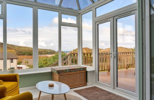 Holywell House | Stunning villa for 6 people with WIFI, terrace and pets allowed