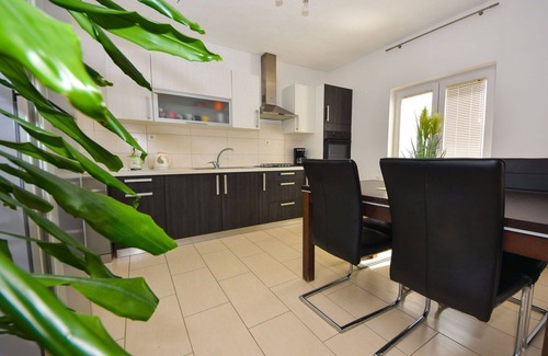 Podgradina House | Stunning villa for 6 people with WIFI, private pool, A/C, TV and terrace