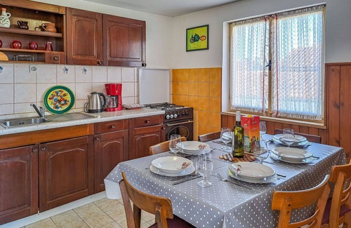 Vrznaveri House | Stunning villa for 6 people with A/C, WIFI, TV, terrace and pets allowed