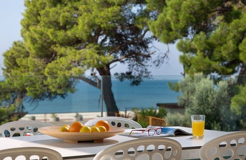 Fazana Villa | Stunning villa for 7 guests with hot tub, WIFI, A/C, TV and terrace