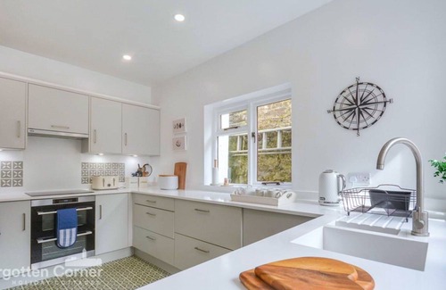 Cawsand House | Stunning villa for 8 people with WIFI, terrace and pets allowed