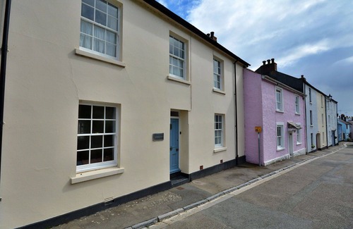 Cawsand House | Stunning villa for 8 people with WIFI, terrace and pets allowed