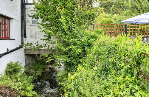 Dolwyddelan House | Stunning villa for 6 guests with WIFI and pets allowed