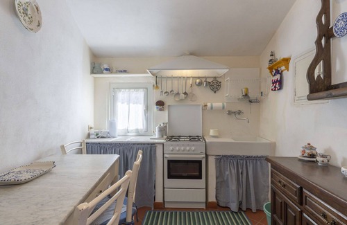 Castellaro House | Stunning villa for 3 people with WIFI, TV, terrace, pets allowed and panoramic view