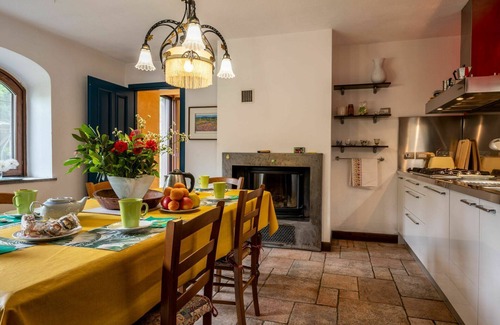Cortazzone House | Stunning villa for 8 guests with private pool, TV, patio, pets allowed and panoramic view