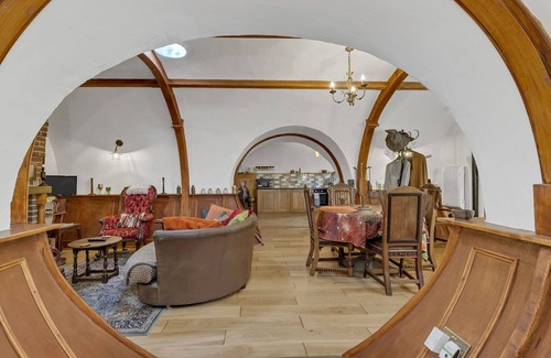 Bury St Edmunds House | Stunning villa for 4 guests with WIFI and pets allowed