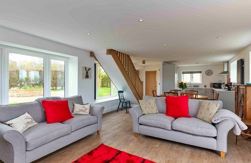 Thurlby House | Stunning villa for 6 people with WIFI and pets allowed