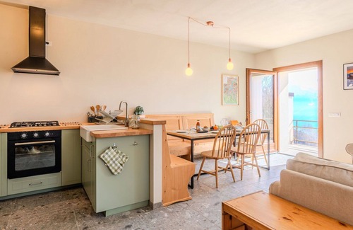 Peglio House | Stunning villa for 5 people with WIFI, TV and terrace