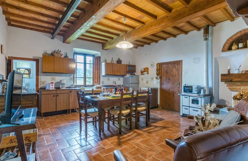 Radda in Chianti Villa | Stunning villa for 6 guests with WIFI, TV, terrace, pets allowed and panoramic view