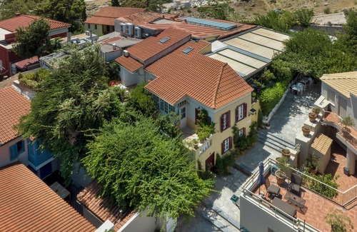 Athens City Centre Villa | Stunning Villa steps away from the Acropolis