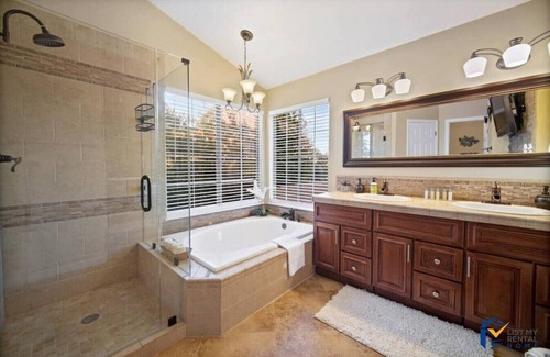 Red Mountain Ranch House | Stunning Villa+Waterslide+Putting Green+Table Tennis+Heated Pool Included w/slide