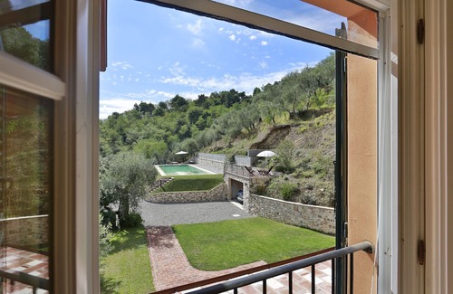 Lucca Villa | Stunning villa with A/C, WIFI, private pool, TV, patio, panoramic view and parking, close to Lu.