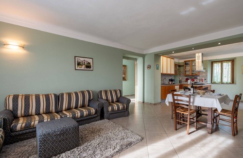 Gottasecca House | Stunning villa with hot tub, WIFI, TV, patio, pets allowed, panoramic view and parking