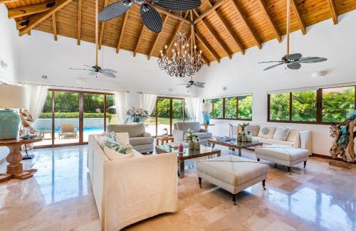 Casa de Campo Villa | Stunning Villa with Private Pool and Jacuzzi in Casa de Campo