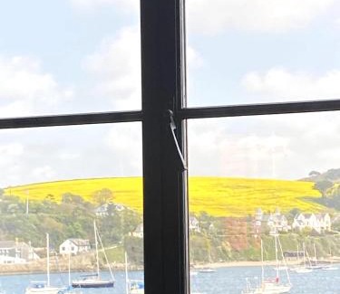 Mylor Churchtown House | Stunning Waterfront Apartment With Spectacular Views & Parking at 'CAPTAINS LOFT'
