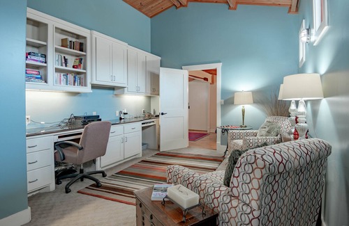 Riverside House | Stunning Waterfront Home with Beautiful Views, A Perfect Retreat for Relaxation