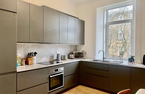 North West Apartment | Stunning West End Apartment