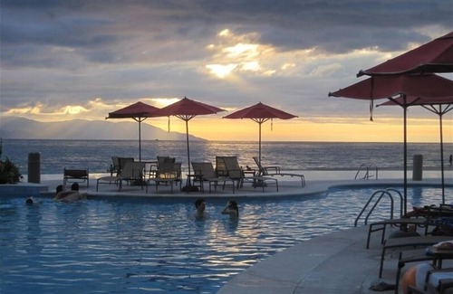 South Hotel Zone Condo | Stunningly Appointed Hotel Zone Beachfront Luxury with Breathtaking Views