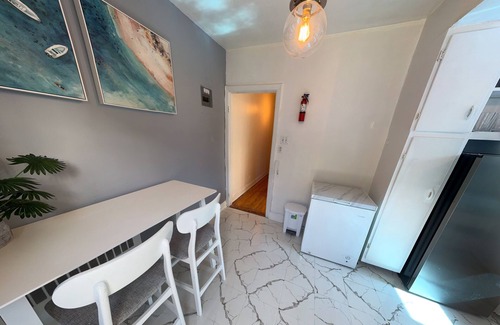 Cote-Des-Neiges—Notre-Dame-De-Grace Apartment | Style and comfort in one - your ideal temporary home
