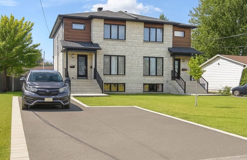 Saint-Hubert House | Style Furnished House Near Dix30 & Downtown Montreal – Monthly Stays Welcome