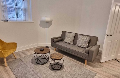 Wakefield Apartment | Stylish 1-Bed Apart Wakefield