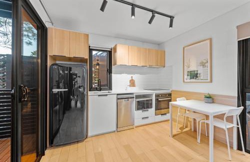 New Farm Apartment | Stylish 1-Bed Flat Near Brisbane River Walks