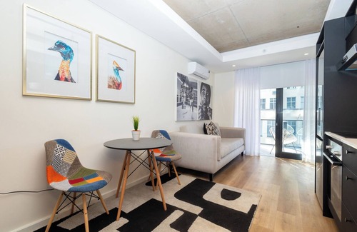 Sea Point Apartment | Stylish, 1-bedroom apartment with WiFi, Spa, Restaurant in Central Cape Town