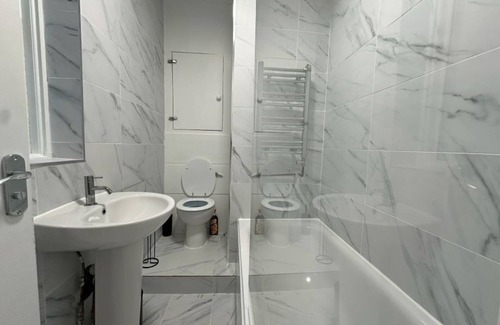 Woolwich Riverside Apartment | Stylish 1-Bedroom apartment 3 minutes from Elizabeth Line