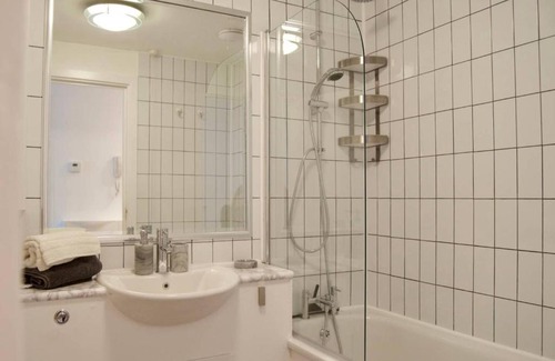 Deptford Apartment | Stylish 1 Bedroom Flat in Deptford