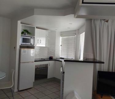 Mooloolaba Apartment | Stylish 1 Bedroom with Private Rooftop Spa
