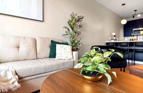 Downtown Minneapolis Condo | Stylish 1B in DT Minneapolis, Minutes to Minneapolis Convention Center & US Bank