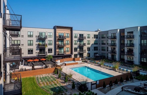 Court Avenue Entertainment District Apartment | Stylish 1bdrm Perfect for Long-term in Des Moines