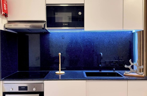 Osu Apartment | Stylish 1BR Apartment in Cantonments with Pool, Gym & Rooftop Lounge