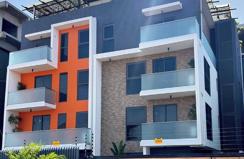 Osu Apartment | Stylish 1BR Apartment in Cantonments with Pool, Gym & Rooftop Lounge