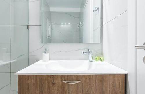 Koukaki Apartment | Stylish 1BR apartment in the heart of Koukaki
