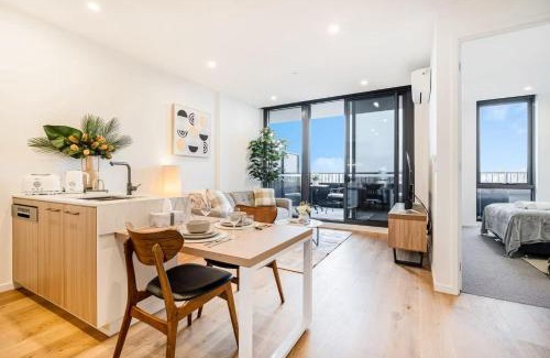 Heidelberg Heights Apartment | Stylish 1BR Apt in Ivanhoe with Free Parking
