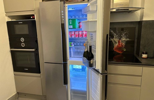 Crystal Palace Apartment | Stylish 1BR Apt w/Fireplace & High-speed Wifi