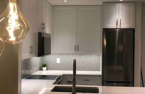 Whistler Creekside Condo | Stylish 1BR-King:Sleeps 6 Comfortably,Hot Tub, Pool & Near Everything-!