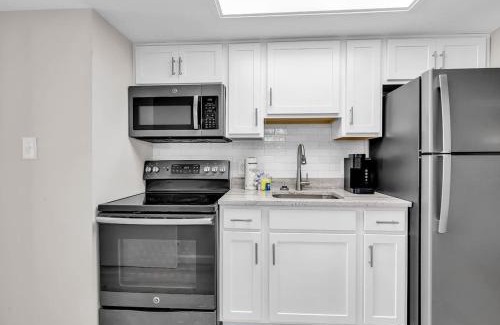 Downtown Myrtle Beach House | Stylish 1BR Newly Renovated Sandy Beach Escape