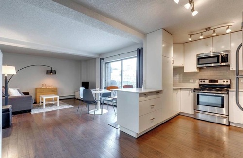 Mission District Condo | Stylish 2-bed condo right in the heart of the action on 17th Ave.