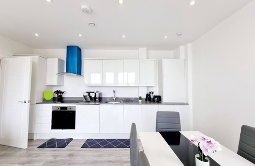 Woolwich Riverside Apartment | Stylish 2 Bed Flat in Woolwich