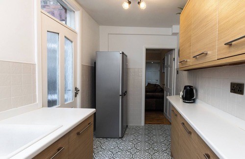 Leicester House | Stylish 2-bed Leicester Townhouse