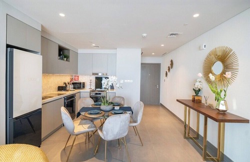 Dubai Apartment | Stylish 2-Bed Oasis with Pool in Peaceful Creek Harbour