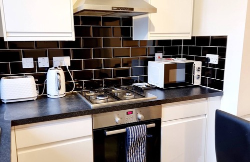 Tower Hamlets Apartment | Stylish 2 Bedroom Apartment 3 mins walk to Mile End Station