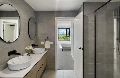 Batemans Bay Apartment | Stylish 2-Bedroom Near Shops and Coastal Trails