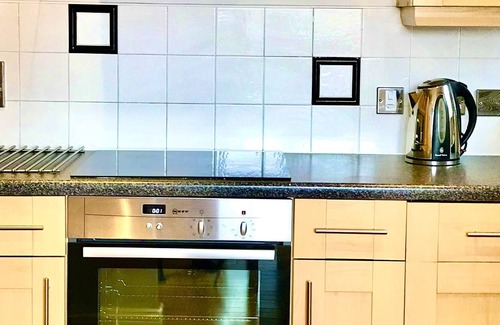 Newcastle-upon-Tyne Apartment | Stylish 2 bed apartment with beautiful river views